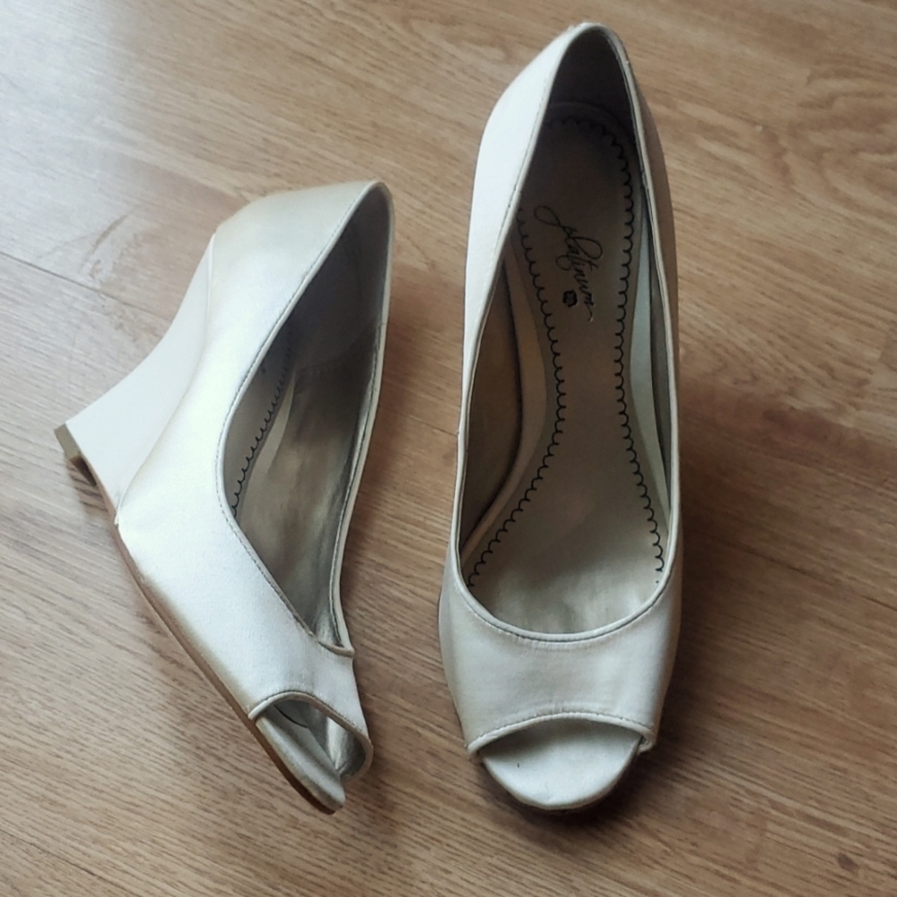 BP PLATINUM WEDGE SATIN CREAM HEEL